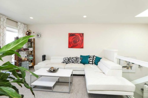 7 Greywolf Road North, Lethbridge, AB - Indoor Photo Showing Living Room