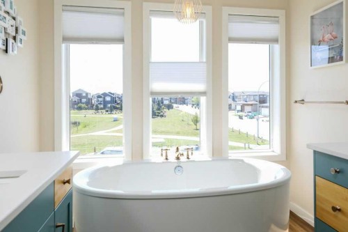 7 Greywolf Road North, Lethbridge, AB - Indoor Photo Showing Bathroom