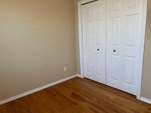 47 Squamish Boulevard West, Lethbridge, AB - Indoor Photo Showing Other Room