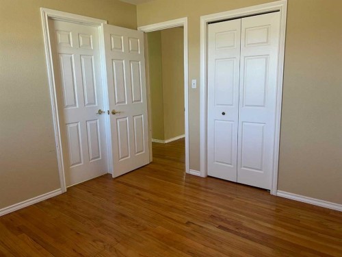 47 Squamish Boulevard West, Lethbridge, AB - Indoor Photo Showing Other Room