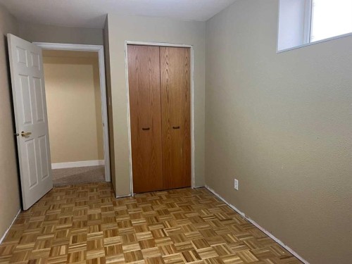 47 Squamish Boulevard West, Lethbridge, AB - Indoor Photo Showing Other Room