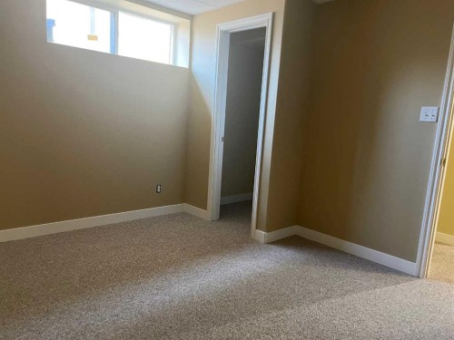 47 Squamish Boulevard West, Lethbridge, AB - Indoor Photo Showing Other Room