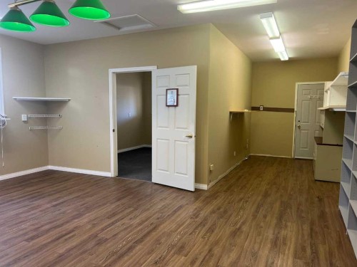 47 Squamish Boulevard West, Lethbridge, AB - Indoor