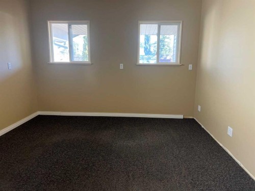 47 Squamish Boulevard West, Lethbridge, AB - Indoor Photo Showing Other Room