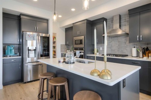 122 Greywolf Road North, Lethbridge, AB - Indoor Photo Showing Kitchen With Upgraded Kitchen