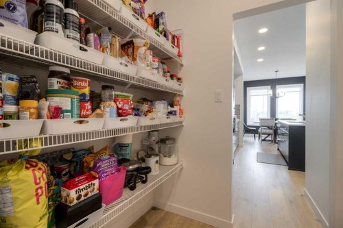 122 Greywolf Road North, Lethbridge, AB - Indoor