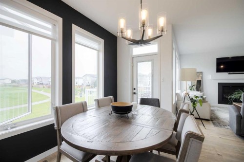 122 Greywolf Road North, Lethbridge, AB - Indoor Photo Showing Dining Room