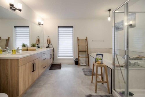 122 Greywolf Road North, Lethbridge, AB - Indoor Photo Showing Bathroom