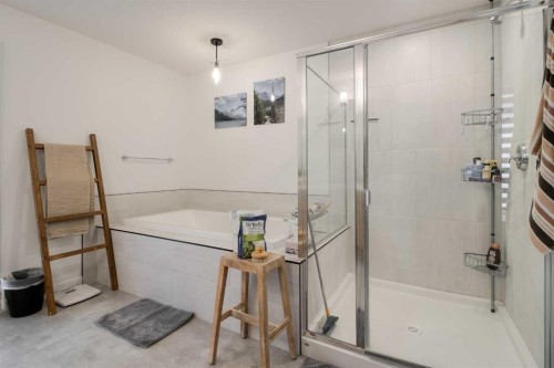 122 Greywolf Road North, Lethbridge, AB - Indoor Photo Showing Bathroom