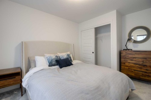 122 Greywolf Road North, Lethbridge, AB - Indoor Photo Showing Bedroom
