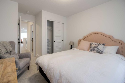 122 Greywolf Road North, Lethbridge, AB - Indoor Photo Showing Bedroom