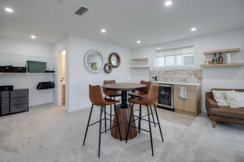 122 Greywolf Road North, Lethbridge, AB - Indoor