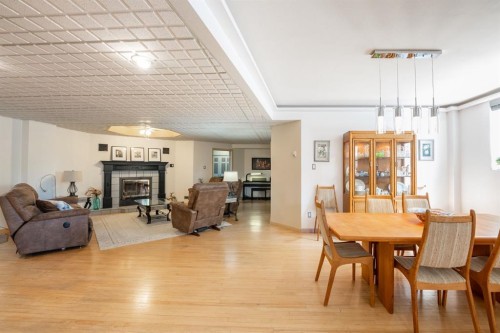 329 2 Avenue Ne, Milk River, AB - Indoor With Fireplace