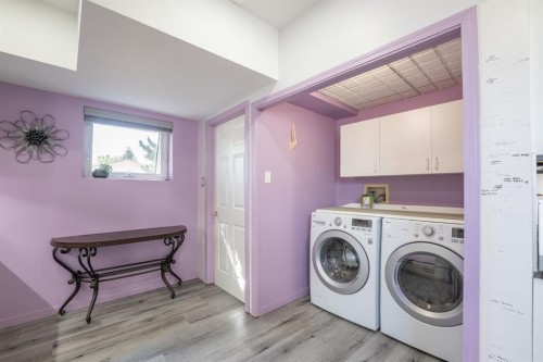 329 2 Avenue Ne, Milk River, AB - Indoor Photo Showing Laundry Room