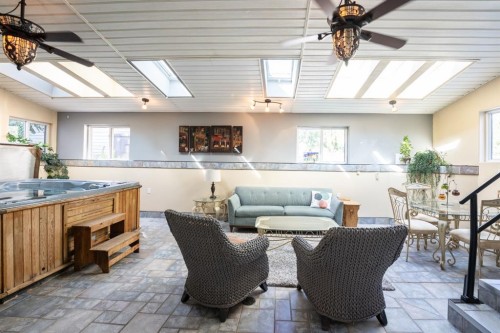 329 2 Avenue Ne, Milk River, AB - Indoor