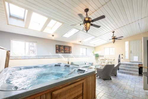 329 2 Avenue Ne, Milk River, AB - Indoor Photo Showing Other Room