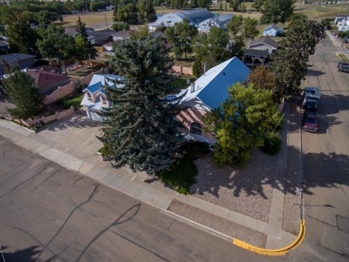 329 2 Avenue Ne, Milk River, AB - Outdoor