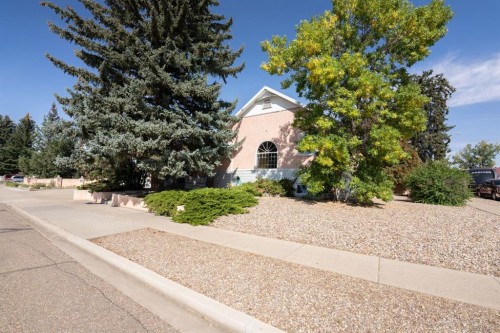 329 2 Avenue Ne, Milk River, AB - Outdoor