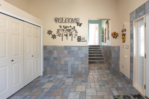 329 2 Avenue Ne, Milk River, AB - Indoor Photo Showing Other Room