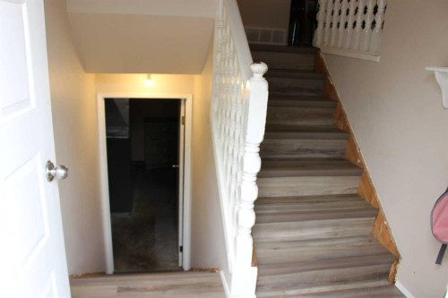 719 B Rosewood Avenue, Picture Butte, AB - Indoor Photo Showing Other Room