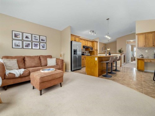 488 Silkstone Crescent West, Lethbridge, AB - Indoor