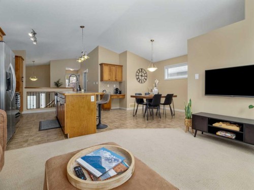 488 Silkstone Crescent West, Lethbridge, AB - Indoor