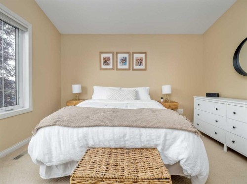 488 Silkstone Crescent West, Lethbridge, AB - Indoor Photo Showing Bedroom