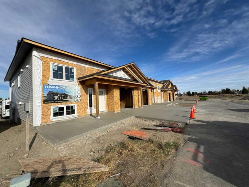 423 Meadowlark Way, Vulcan, AB - Outdoor