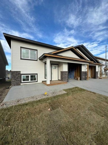 423 Meadowlark Way, Vulcan, AB - Outdoor