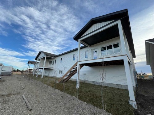 423 Meadowlark Way, Vulcan, AB - Outdoor