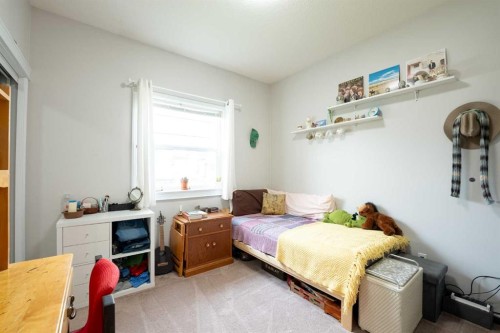 215 Allen Crescent, Vulcan, AB - Indoor Photo Showing Bedroom