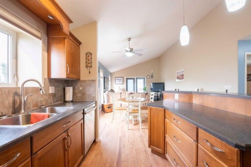 514 6A Street North, Champion, AB - Indoor Photo Showing Kitchen With Double Sink
