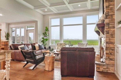 90044 Range Rd 200, Rural Lethbridge County, AB - Indoor Photo Showing Living Room