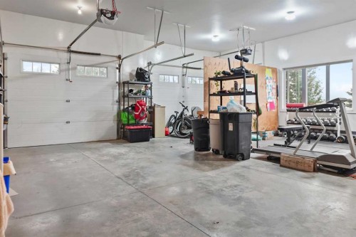 90044 Range Rd 200, Rural Lethbridge County, AB - Indoor Photo Showing Garage