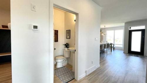 401 Blackwolf Boulevard North, Lethbridge, AB - Indoor Photo Showing Other Room