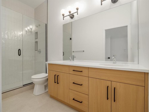 405 Blackwolf Boulevard North, Lethbridge, AB - Indoor Photo Showing Bathroom