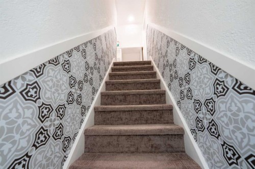 742 12C Street North, Lethbridge, AB - Indoor Photo Showing Other Room