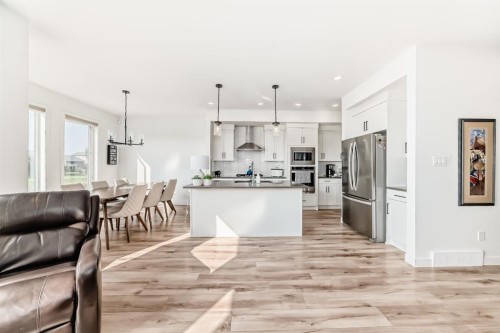 56 Greywolf Road North, Lethbridge, AB - Indoor Photo Showing Other Room