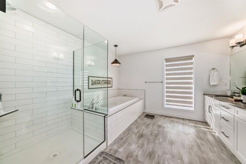 56 Greywolf Road North, Lethbridge, AB - Indoor Photo Showing Bathroom