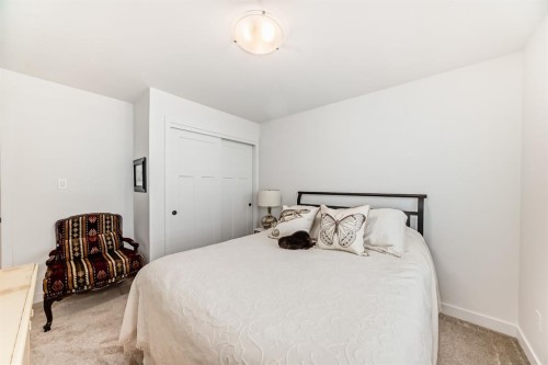 56 Greywolf Road North, Lethbridge, AB - Indoor Photo Showing Bedroom