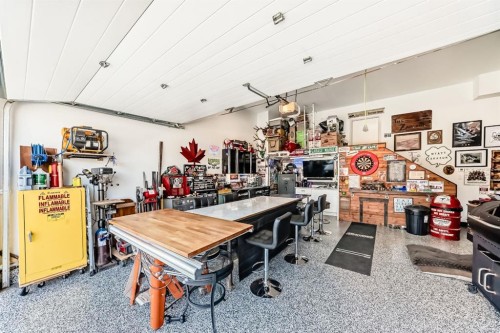 56 Greywolf Road North, Lethbridge, AB - Indoor