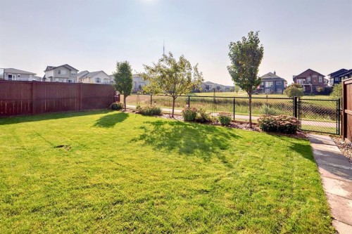 56 Greywolf Road North, Lethbridge, AB - Outdoor