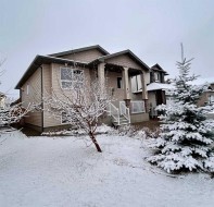 122 Tartan Boulevard WEST Lethbridge, AB T1J 5A7