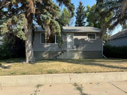 122 3 Avenue NORTH Vauxhall, AB T0K 2K0