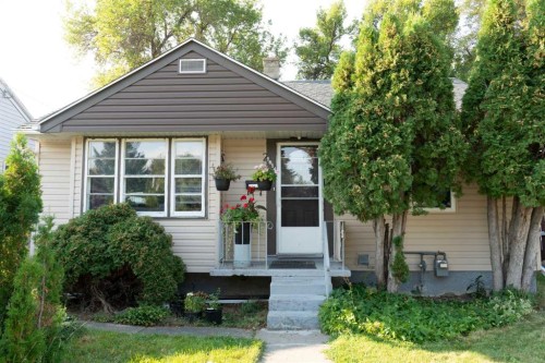 1614 5a Avenue NORTH Lethbridge, AB T1H 0P4