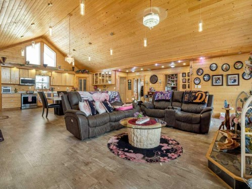 51 N 2 Street East, Hill Spring, AB - Indoor