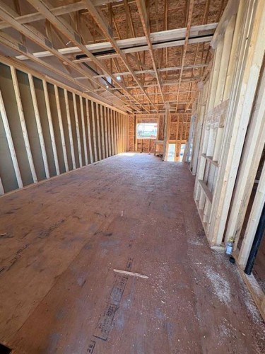 425 Meadowlark Way, Vulcan, AB - Indoor Photo Showing Bedroom