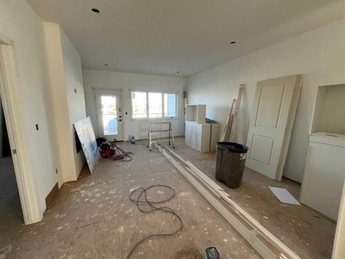 425 Meadowlark Way, Vulcan, AB - Indoor Photo Showing Other Room