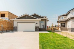 413 Rivergrove Chase WEST Lethbridge, AB T1K 8E9
