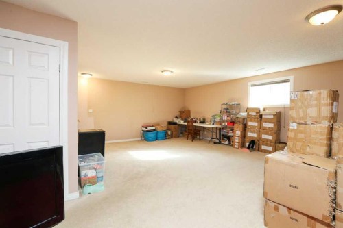 117 21 Street, Fort Macleod, AB - Indoor Photo Showing Other Room